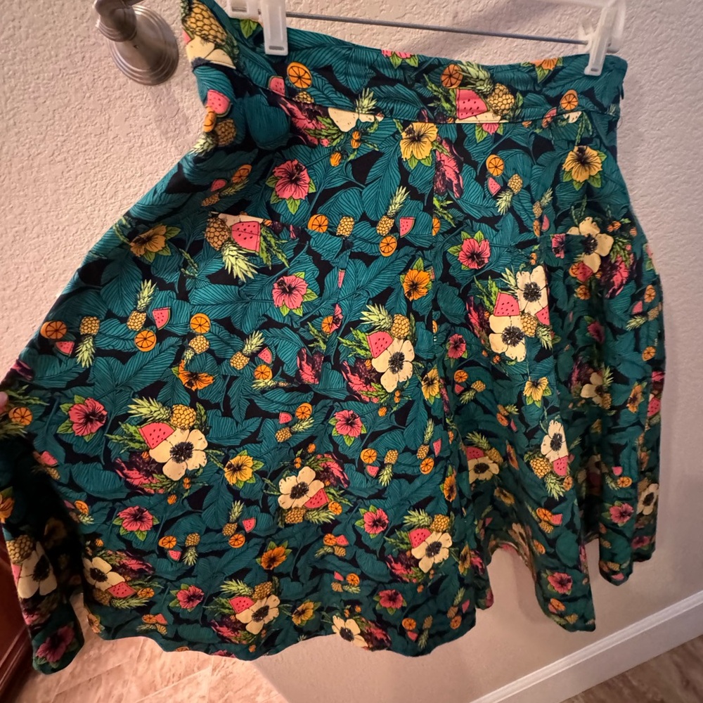 Large Skirt with fruit and flowers